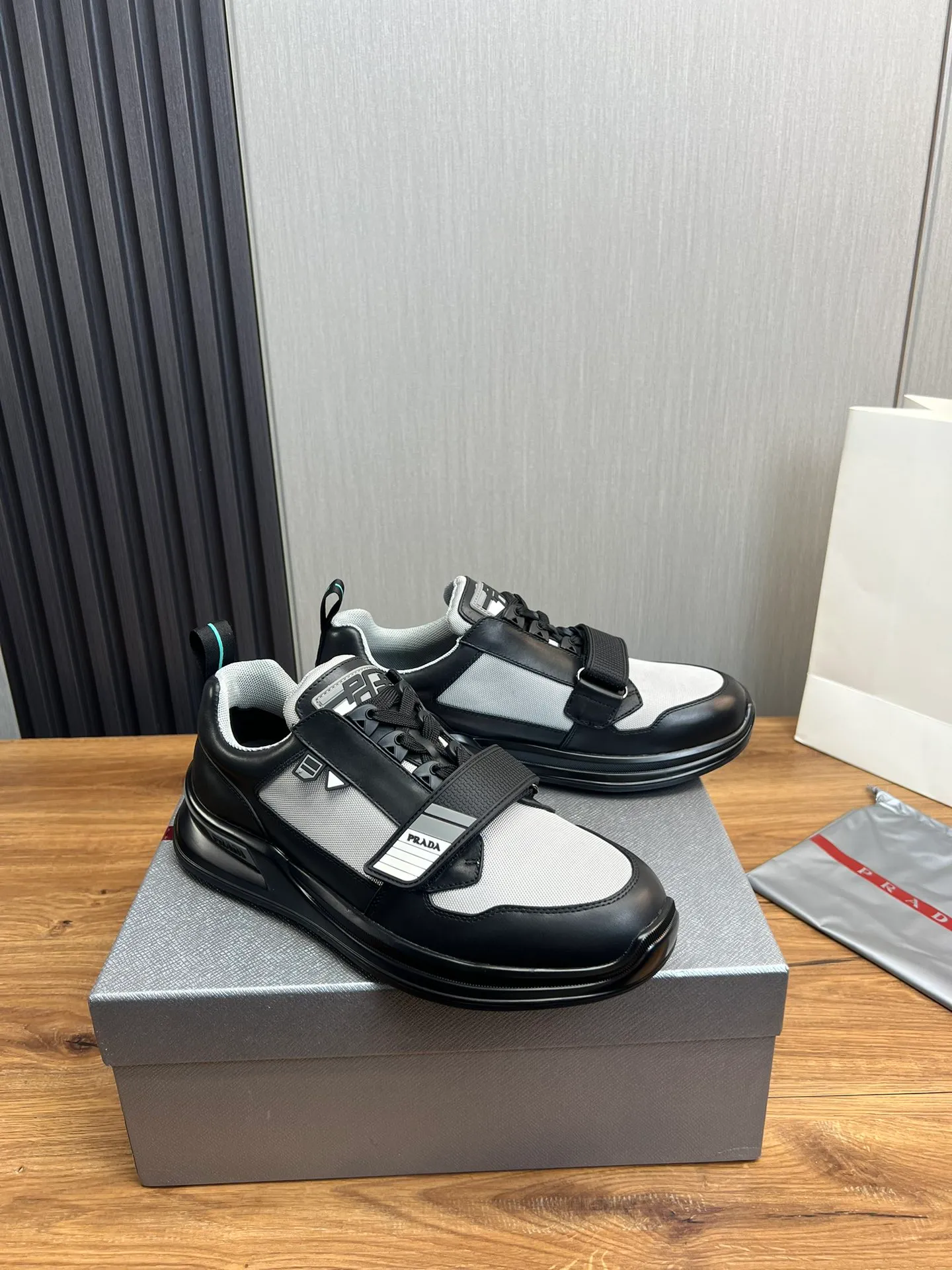 Men's shoes 💰620💰 [PRADA] Men's shoes are popular in the counter, official website is synchronized, high-quality shipments ✔️Original cowhide stitching mesh + cowhide lining, 1🆚1 replica, original original bottom, 38-45 (45 customized, non-refundable)